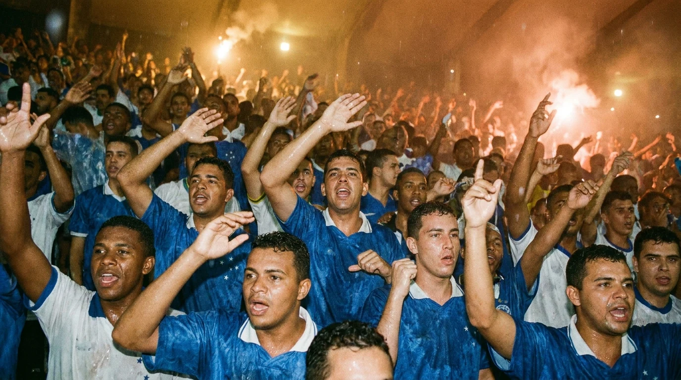 Torcida do Cruzeiro no estádio — acompanhe o Raposa em qualquer tela